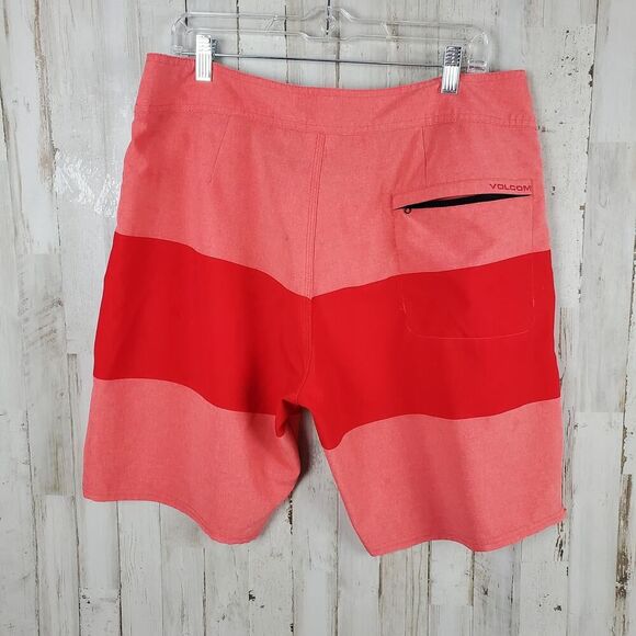 Volcom Striped Broad Shorts Red Size 36 - Picture 2 of 8